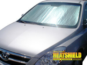 Heatshield Windshield Sun Shade for 2007, 2008 Hyundai Entourage (exterior view)